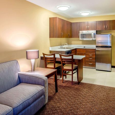 Microtel Inn & Suites By Wyndham Red Deer Exterior foto
