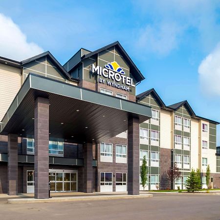 Microtel Inn & Suites By Wyndham Red Deer Exterior foto