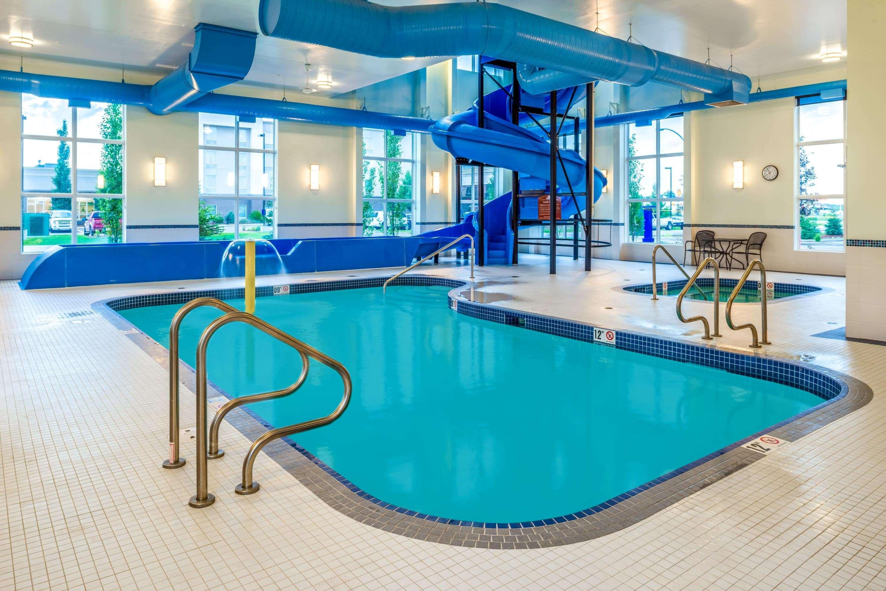 Microtel Inn & Suites By Wyndham Red Deer Exterior foto
