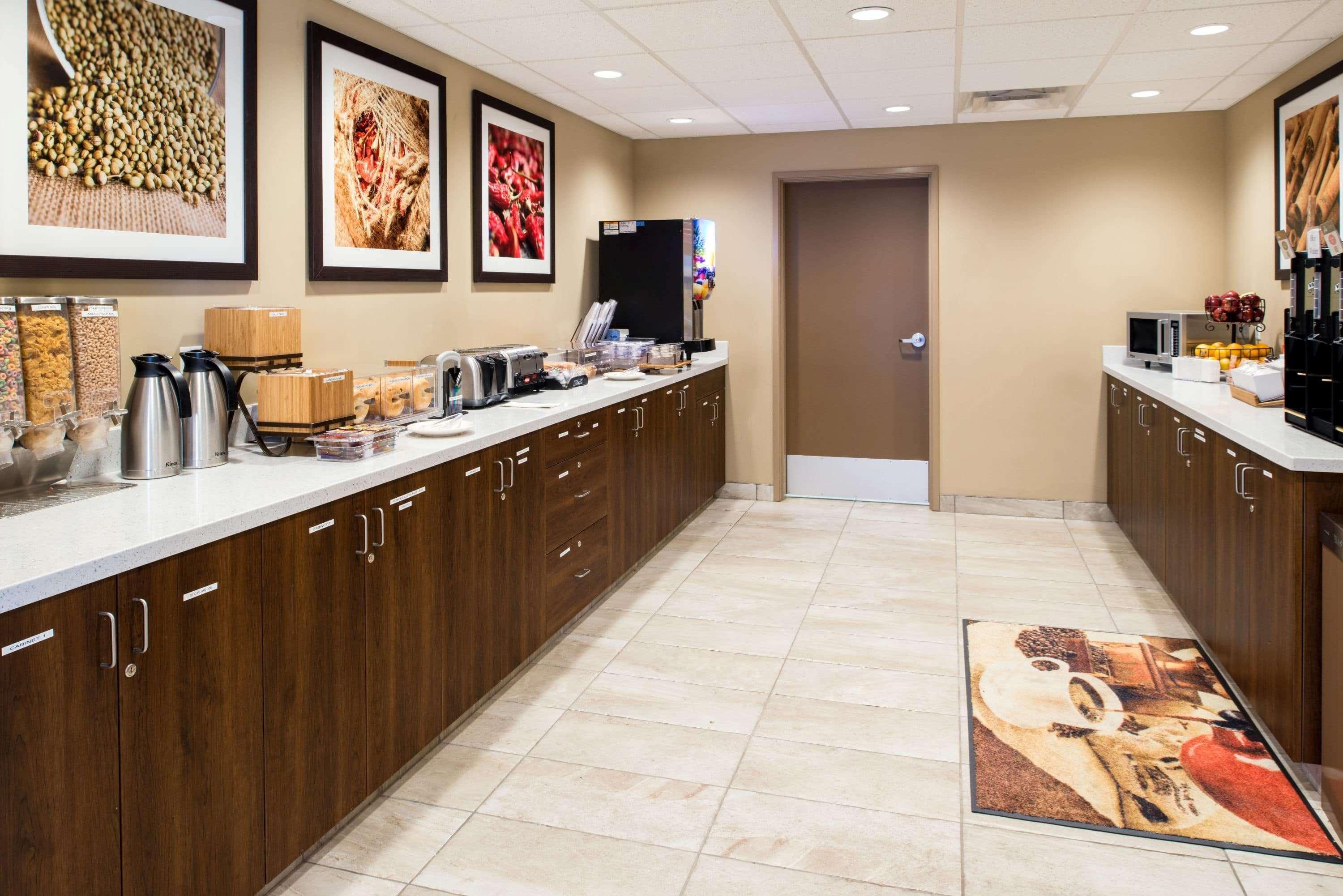 Microtel Inn & Suites By Wyndham Red Deer Exterior foto