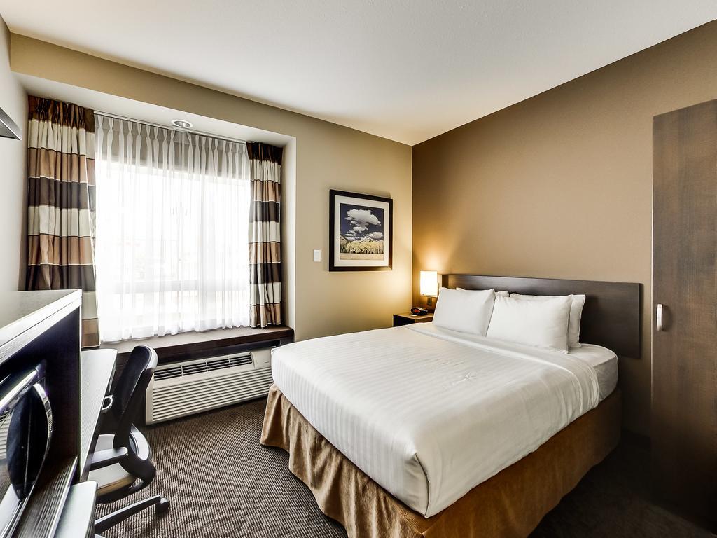 Microtel Inn & Suites By Wyndham Red Deer Zimmer foto